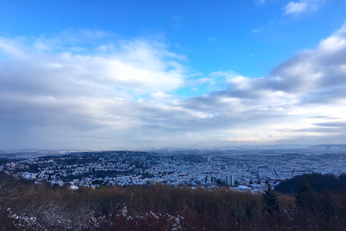 Blick vom Birkenkopf auf Stuttgart im Winter